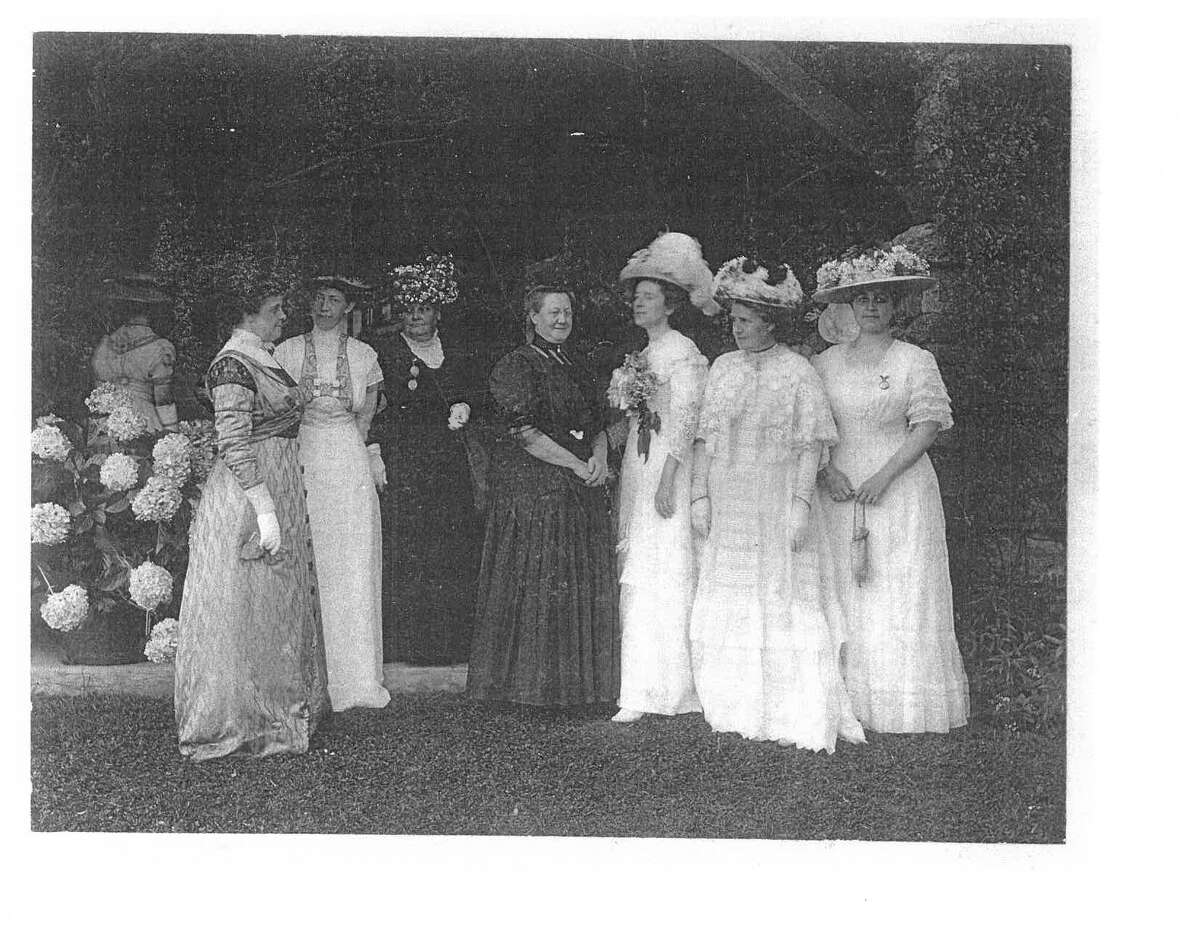 A photo from June 1909 of the New Canaan Garden Club's first Flower Show, which was held at the home on 255 Brushy Ridge Road.
