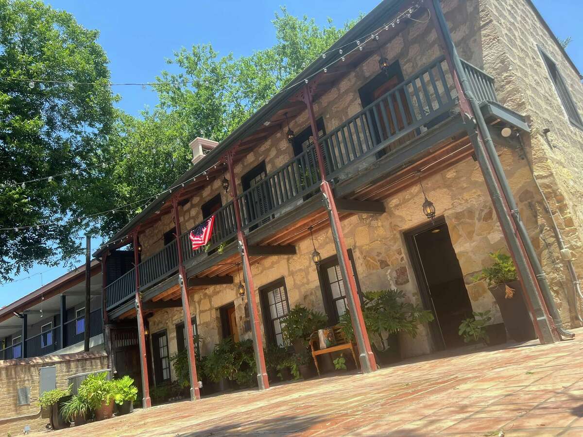 Comfort Cafe is adding a food truck which will park at the Heidgen House in downtown San Antonio.