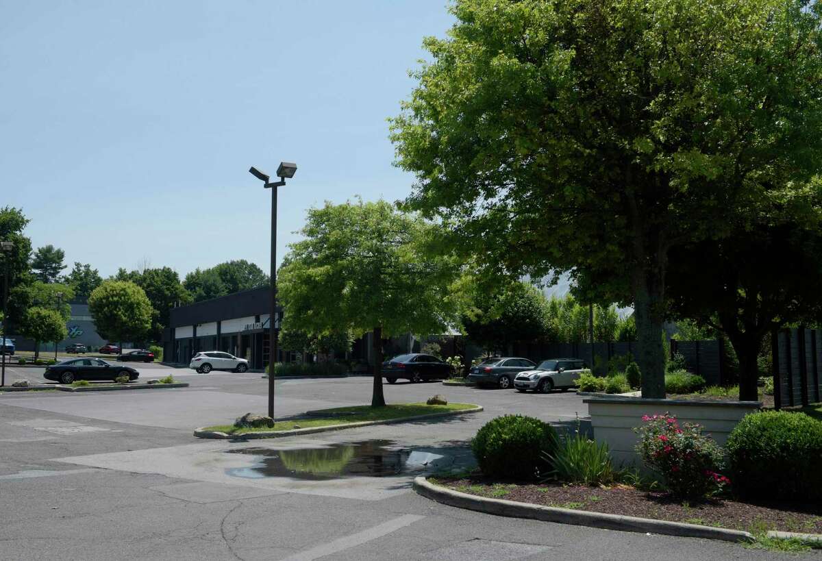 Café and bar with dance floor pitched for Danbury’s west side