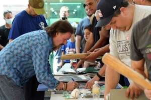 Wade Boggs, Lawrence Taylor pull out of Mechanicville autograph show