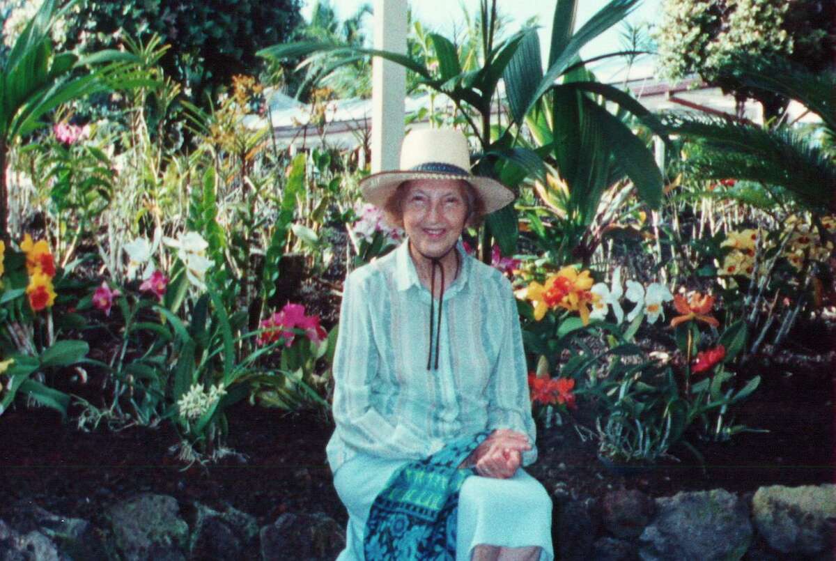 1997年在夏威夷拍摄的米拉·曼高德(Mila Mangold)曾是加州年龄最大的人。