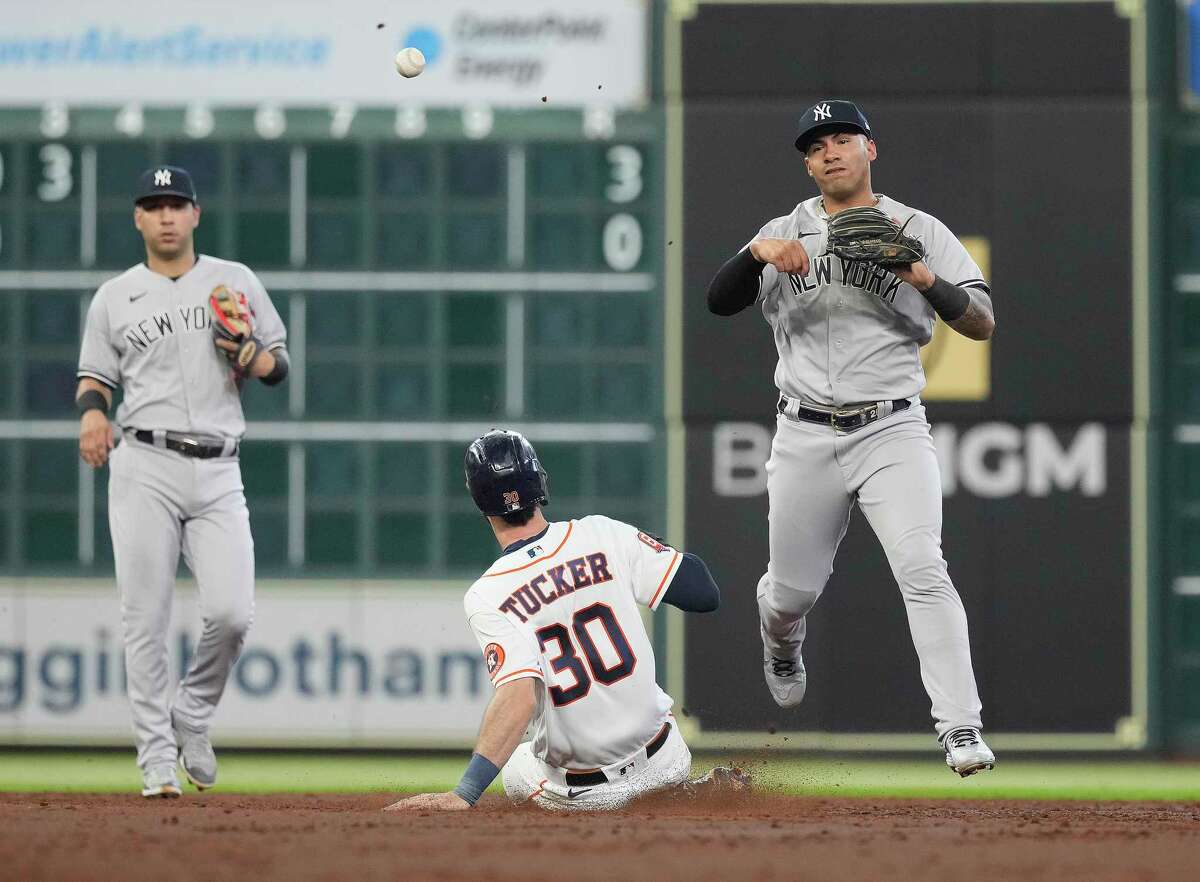 Astros walk off Yankees in Game 1 of doubleheader