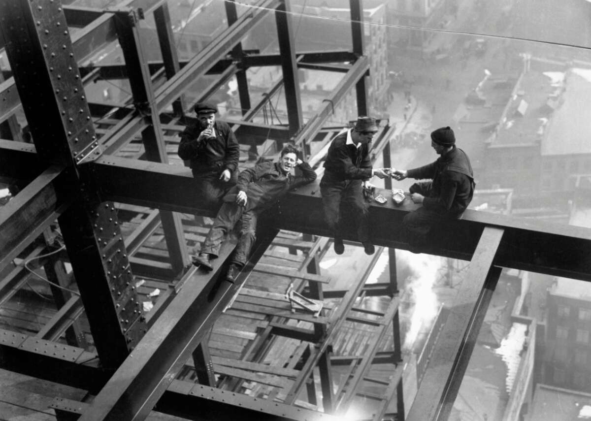 «Обед на небоскрёбе» Чарльз Эббетс, 1932