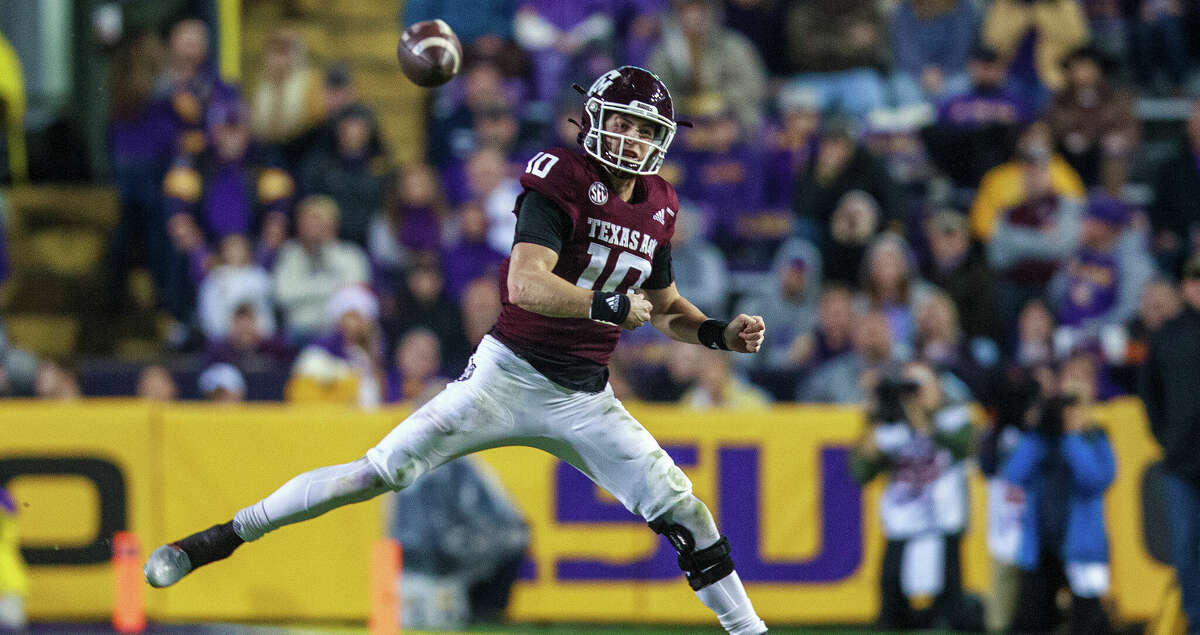 Texas A&M Aggies quarterback Zach Calzada (10) throws a pass during a game between the Texas A&M Aggies and the LSU Tigers, in Tiger Stadium in Baton Rouge, Louisiana on November 27, 2021 (Photo by John Korduner/Icon Sportswire via Getty Images)
