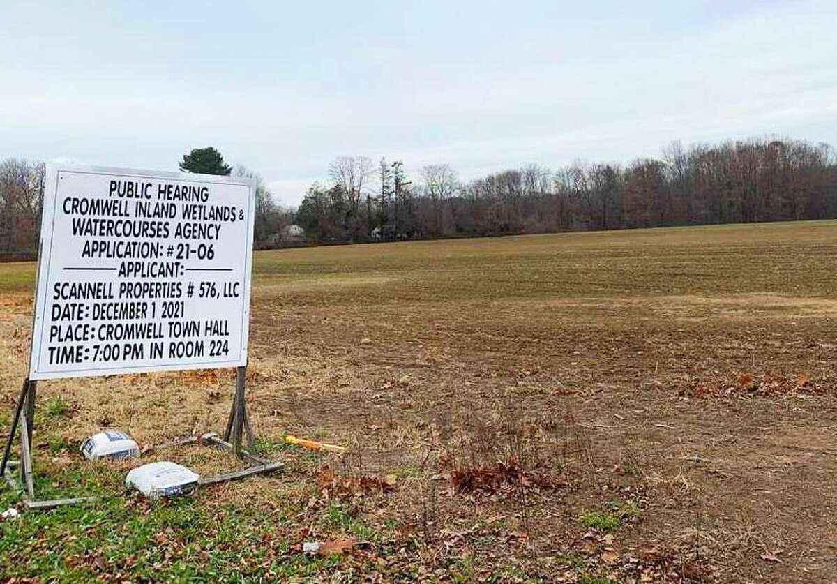 Neighbors galvanize efforts to battle proposed 1 million square foot