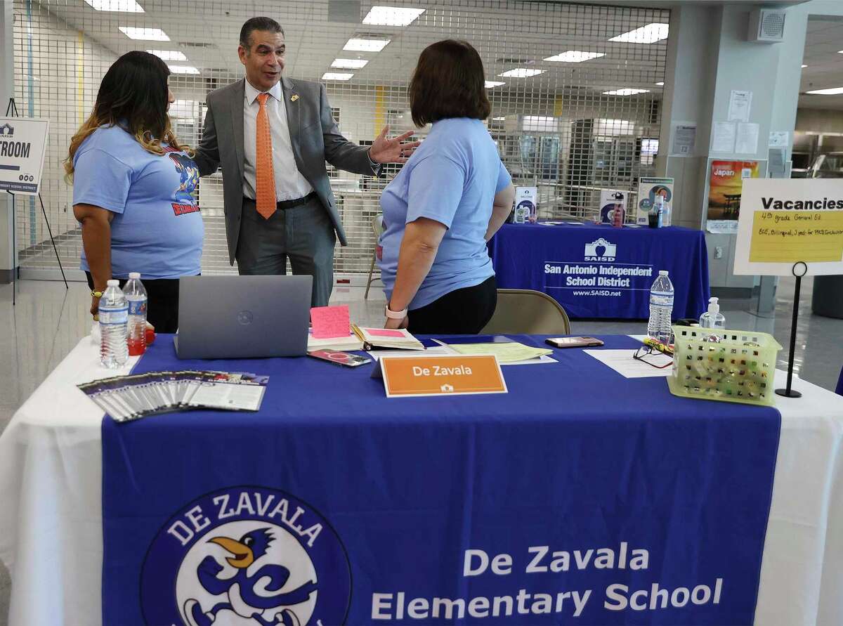 Racing for new teachers, S.A. school districts raise pay