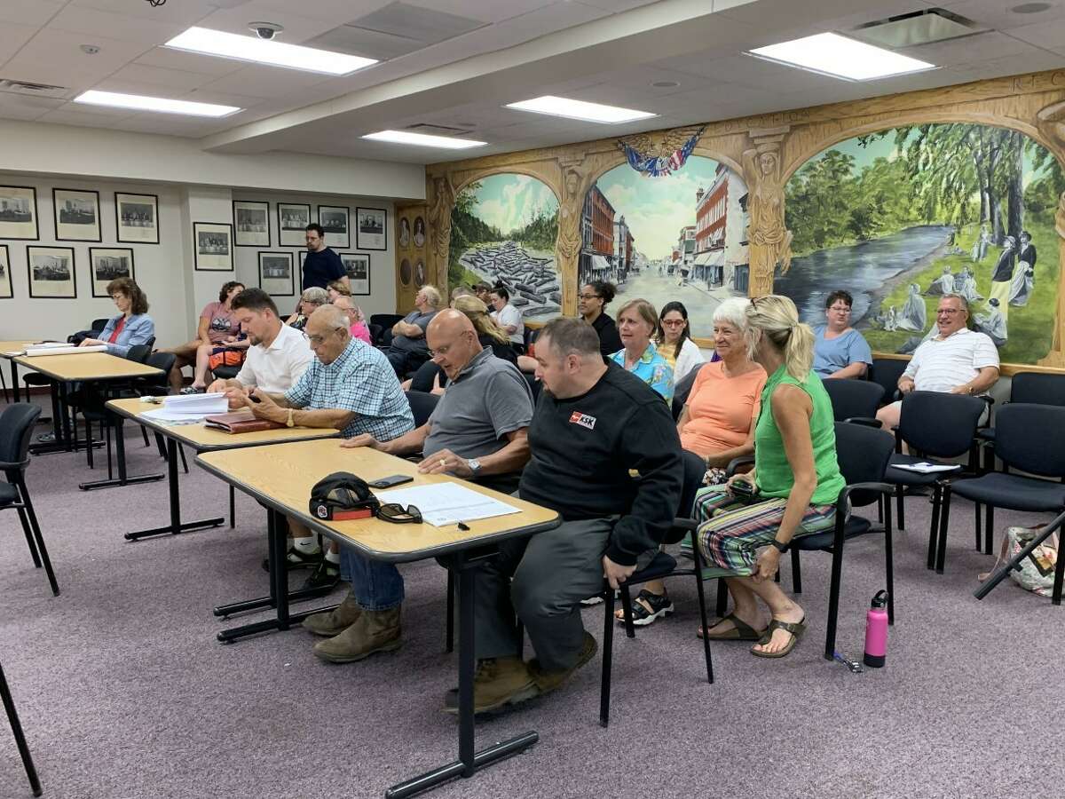 Krist Oil submitted a site plan review application to the city planners for construction of gas station and food mart on the corner of N. State Street and Pere Marquette.  A public hearing was held this week.