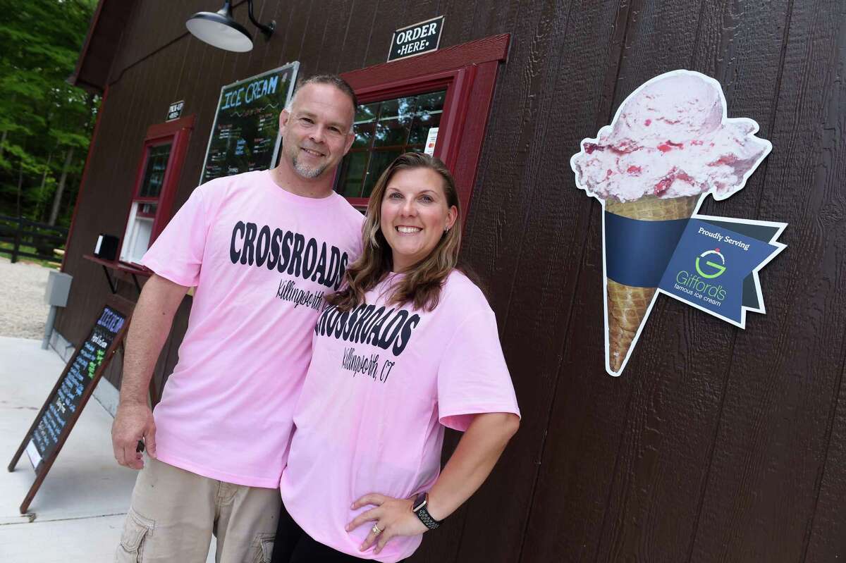 Servers at new Crossroads ice cream parlor in Killingworth are scooping  like crazy