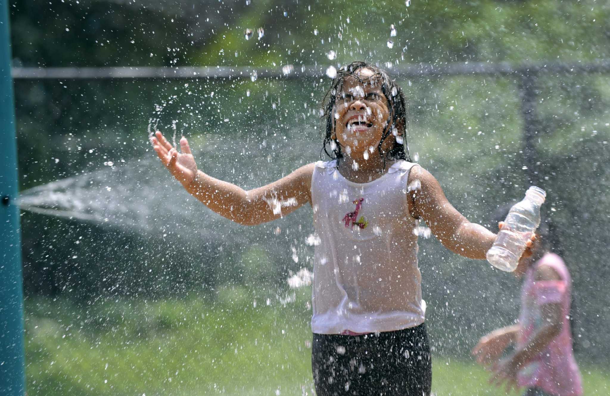 What does the Farmers’ Almanac say about CT's summer weather?