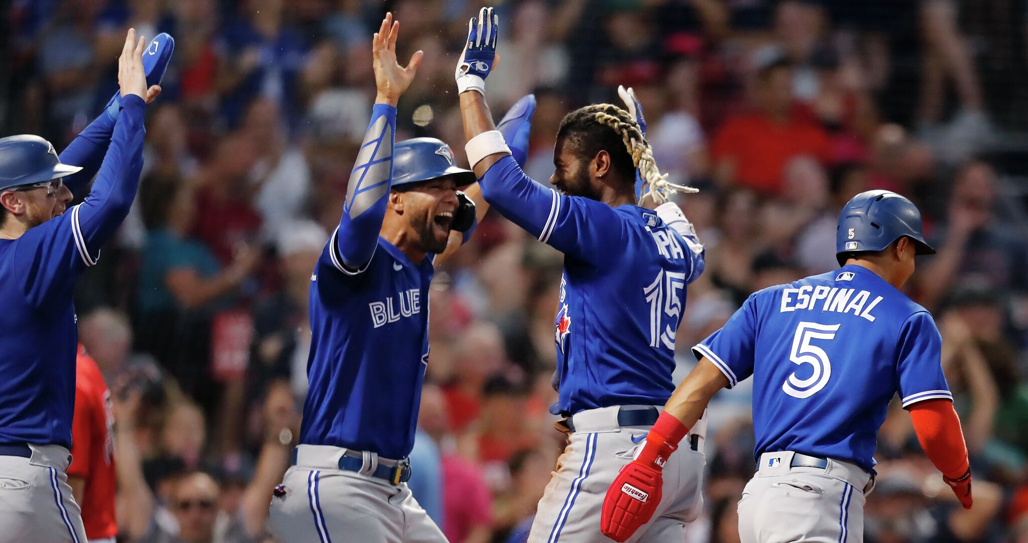 Manoah sets tone as Blue Jays defeat Red Sox for 5th straight win