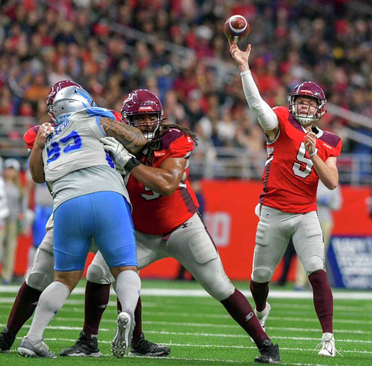 Alamodome on X: ⚔️ San Antonio Commanders ⚔️ Hey Football