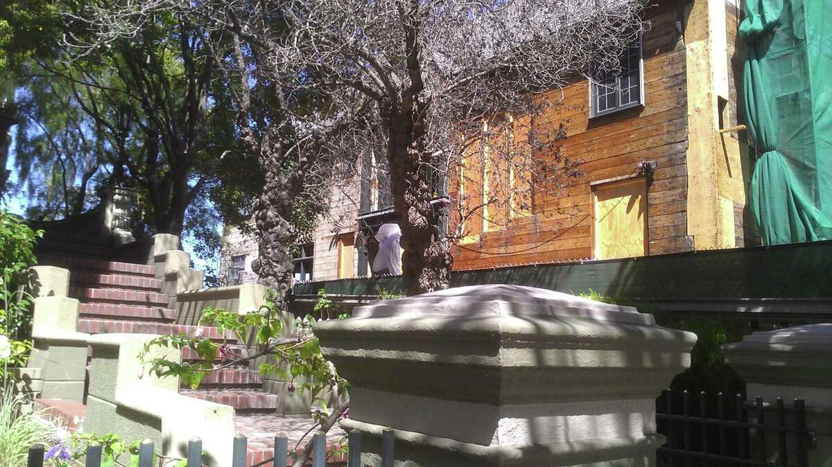 Mark Zuckerberg's home in San Francisco's Dolores Heights neighborhood has fetched $31 million.