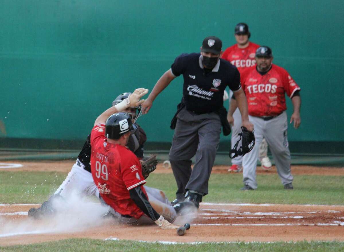 The Tecolotes Dos Laredos were swept by the Olmecas de Tabasco in Sunday’s doubleheader.