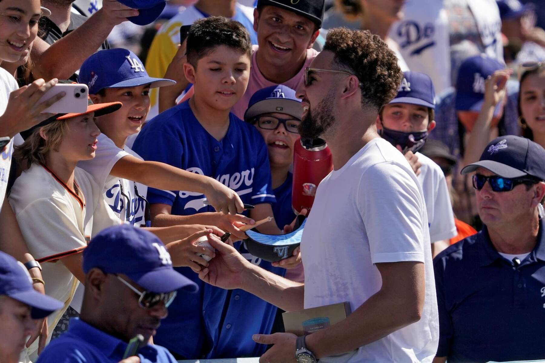 Warriors' Klay Thompson Booed At Giants Game Over Hat - CBS San Francisco