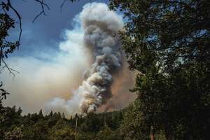 Oak Fire burns 21 homes in Mariposa County, threatens another 2,000