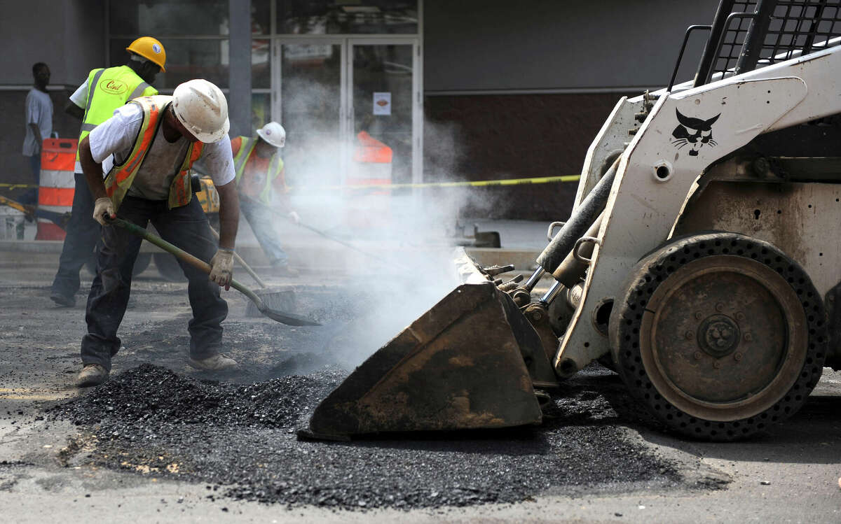 Fatigue, headaches, dizziness. Rising temperatures are making it increasingly difficult for workers.