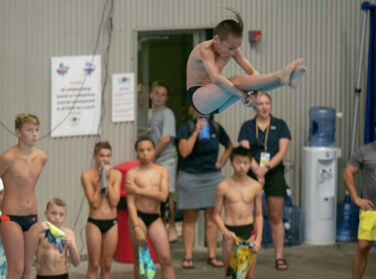DIVING Three competitors add to career titles at junior nationals