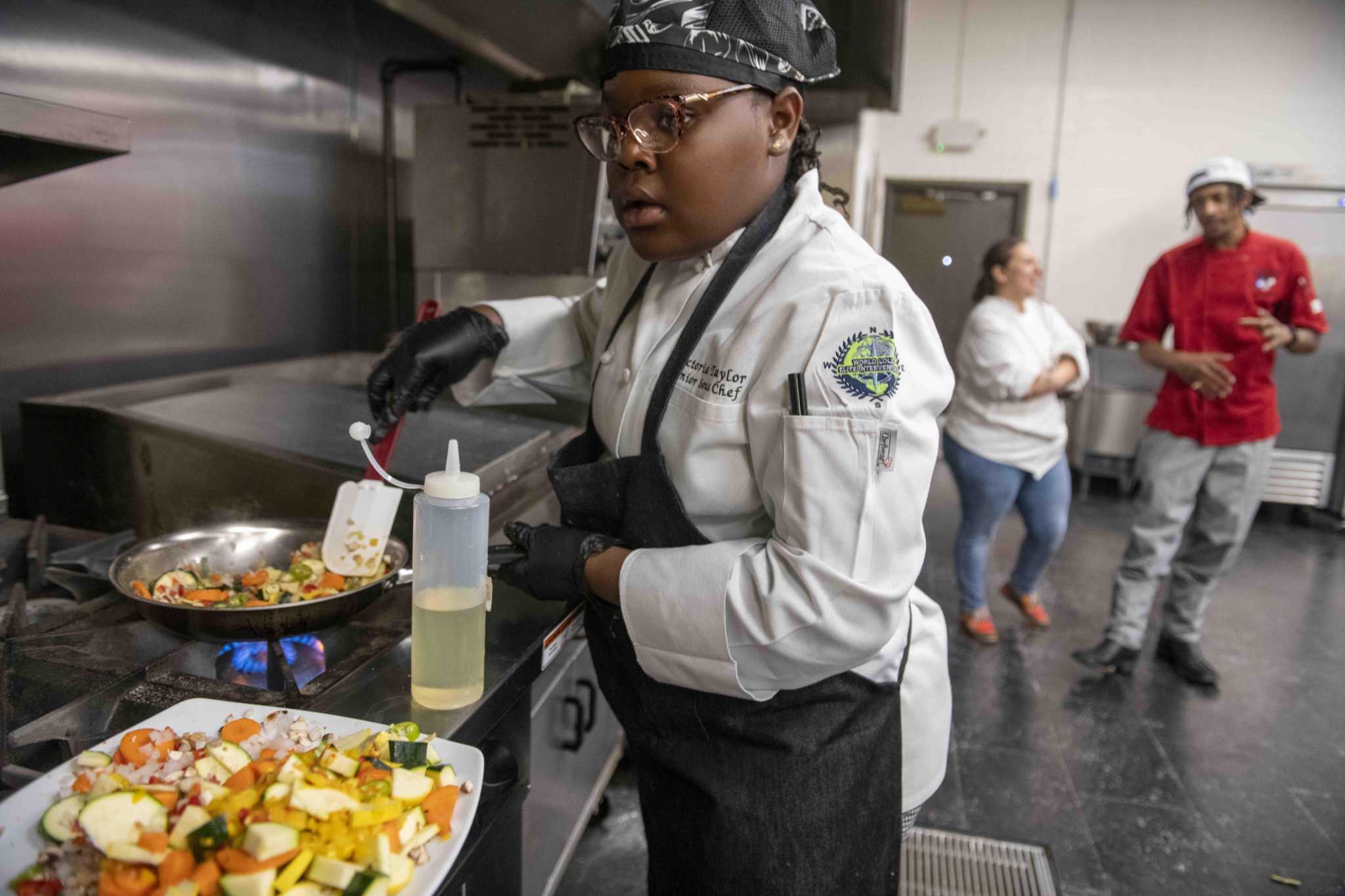 San Antonio youth learn discipline with cooking competition - Vimarsana News