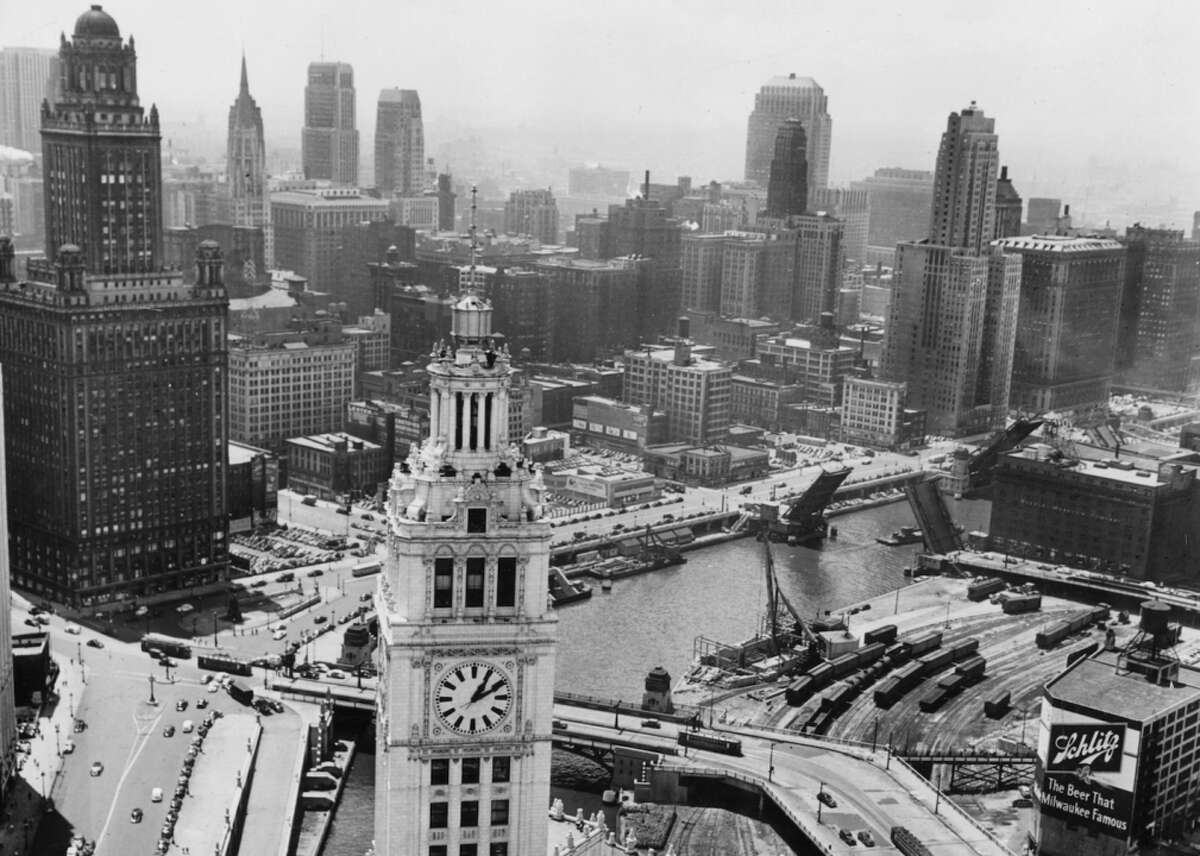 20 photos of Chicago in the 1950s The largest city in the Midwest, and the third most populous in the country, Chicago is a beacon of culture and commerce in the nation's flatlands. In 1950, 3.6 million people—or 2% of the nation's population—called the Windy City home. Unfortunately, as is the case for many of America's biggest cities, suburbanization had a decidedly negative effect on it, and by the end of the decade, Chicago was facing a steep decline in population and prosperity. Toward the end of the 1950s, many of the city's biggest industries, like meatpacking and steel, began withdrawing from the urban center, searching for cheaper places to set up shop. This meant that many of the related factories shut down, which meant jobs went, money went, and single-family homes—the dream of many Americans—went as well. As a result, wealthier residents, with the means to relocate, left the city, as did their tax dollars. Crime rose and the ability to fight it went down. In the '60s and '70s, Chicago wasn't the nice, family-oriented place it had been in previous decades. That being said, the early part of the 1950s was a bit of a golden era for Chicago. The economy was thriving, both foreign and domestic immigrants were moving in at a rapid pace, which allowed for a rich and diverse culture, and the city was growing up—literally. New high-rises dotted the skyline regularly. It's hard to describe exactly what life was like in Chicago during the 1950s using words alone, so Giggster combed the historical archives to compile a list of pictures of life in the city during the decade to give you a better idea. From daily activities like eating out to historical events like the 1959 steel strike, these photos are sure to transport you to another time.