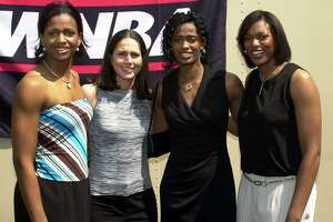 What former UConn teammates remember about Sue Bird