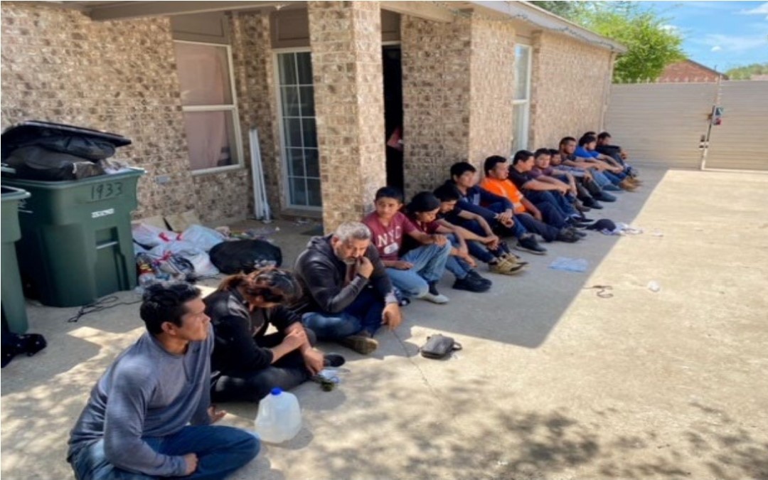 Gov. Abbott announces up to $5K reward for tips on stash houses - Vimarsana News