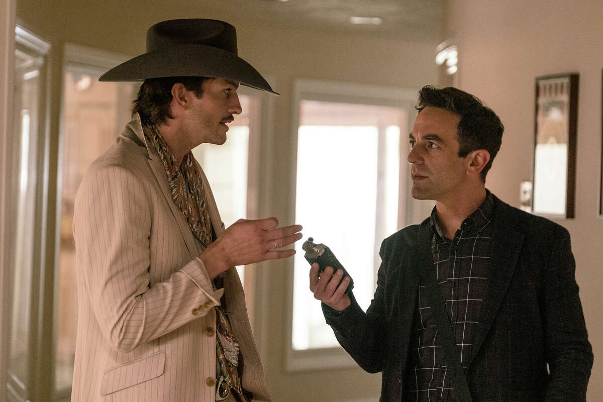 (L to R) Ashton Kutcher as Quentin Sellers and B.J. Novak as Ben Manalowitz in VENGEANCE, written and directed by B.J. Novak and released by Focus Features.
