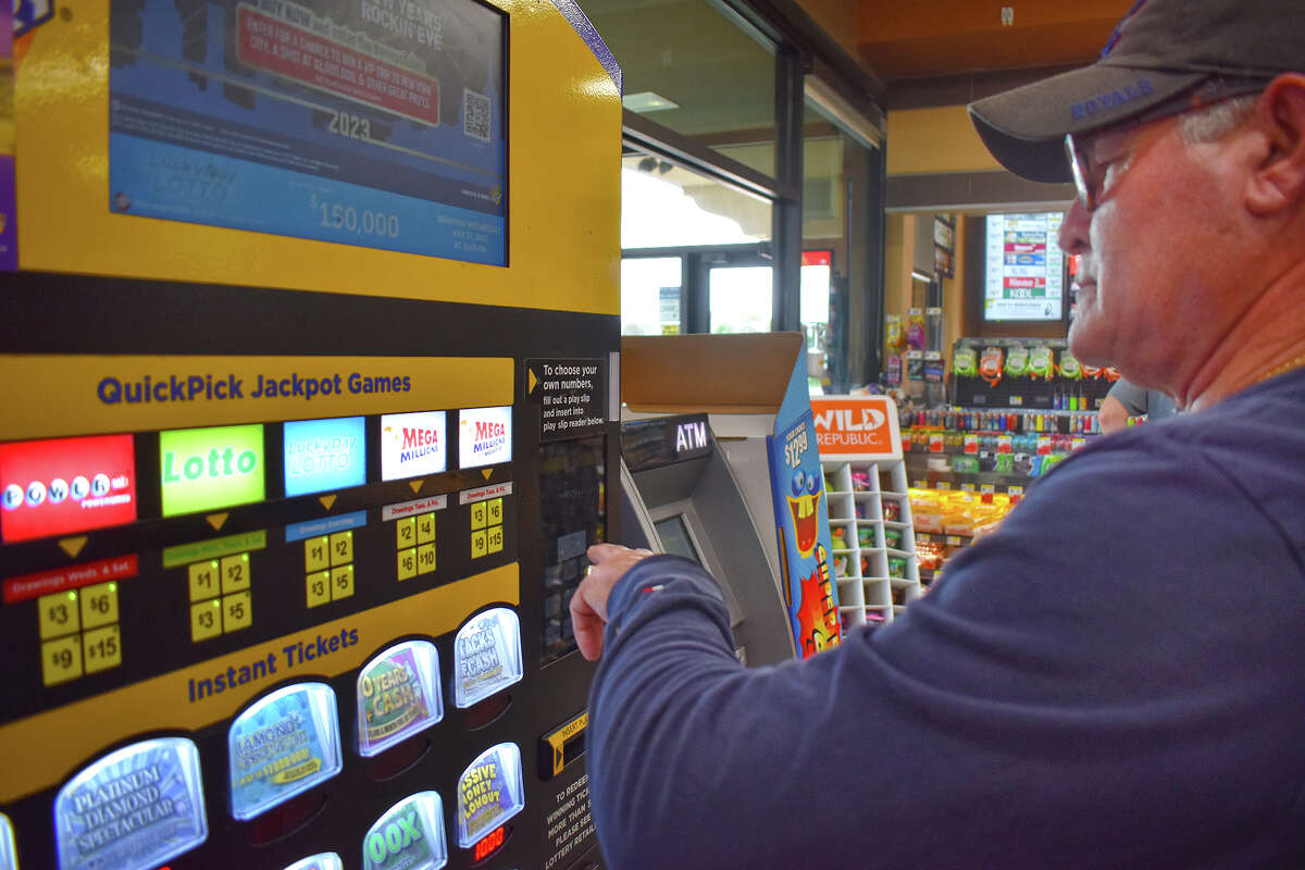 Mega Millions jackpot passes $1 billion after no one draws winning numbers  : NPR