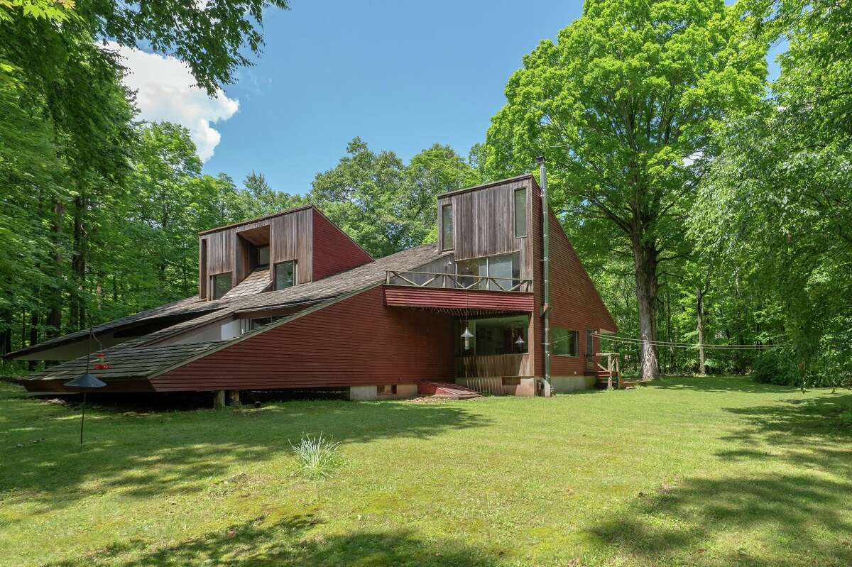 The home on 175 Chestnut Lane in Hamden, Conn. was featured on viral social media account, "Zillow Gone Wild."