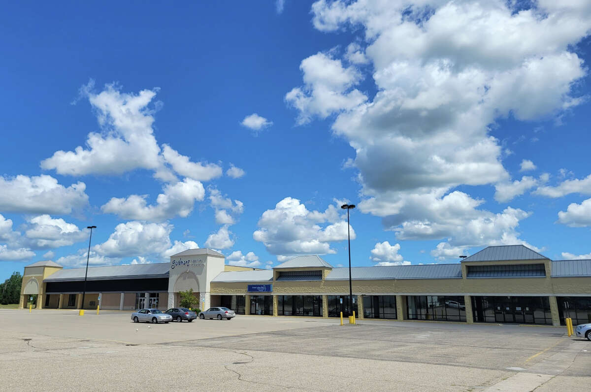 The new Harbor Freight location will be in Huron Crest Plaza in the former thrift store.