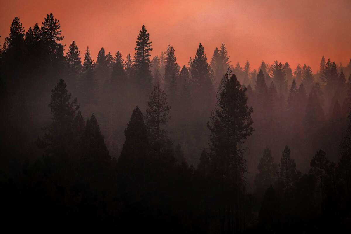 Smoke from the Oak Fire, the state’s largest wildfire this year, brought haze to Mariposa County and even the Bay Area.