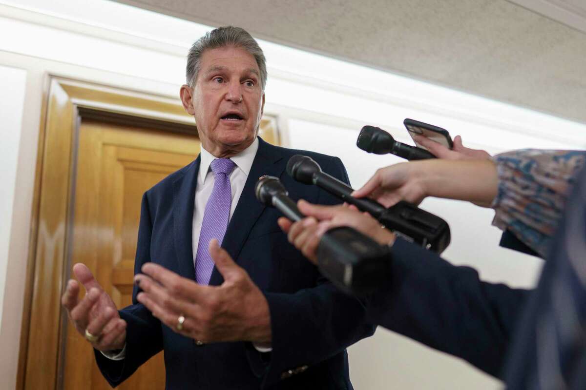 Heading into the midterm elections later this year, the biggest beneficiary of that trend has been Sen. Joe Manchin of West Virginia, whose $700,000 in donations from oil and gas interests was larger than any other federal politician.