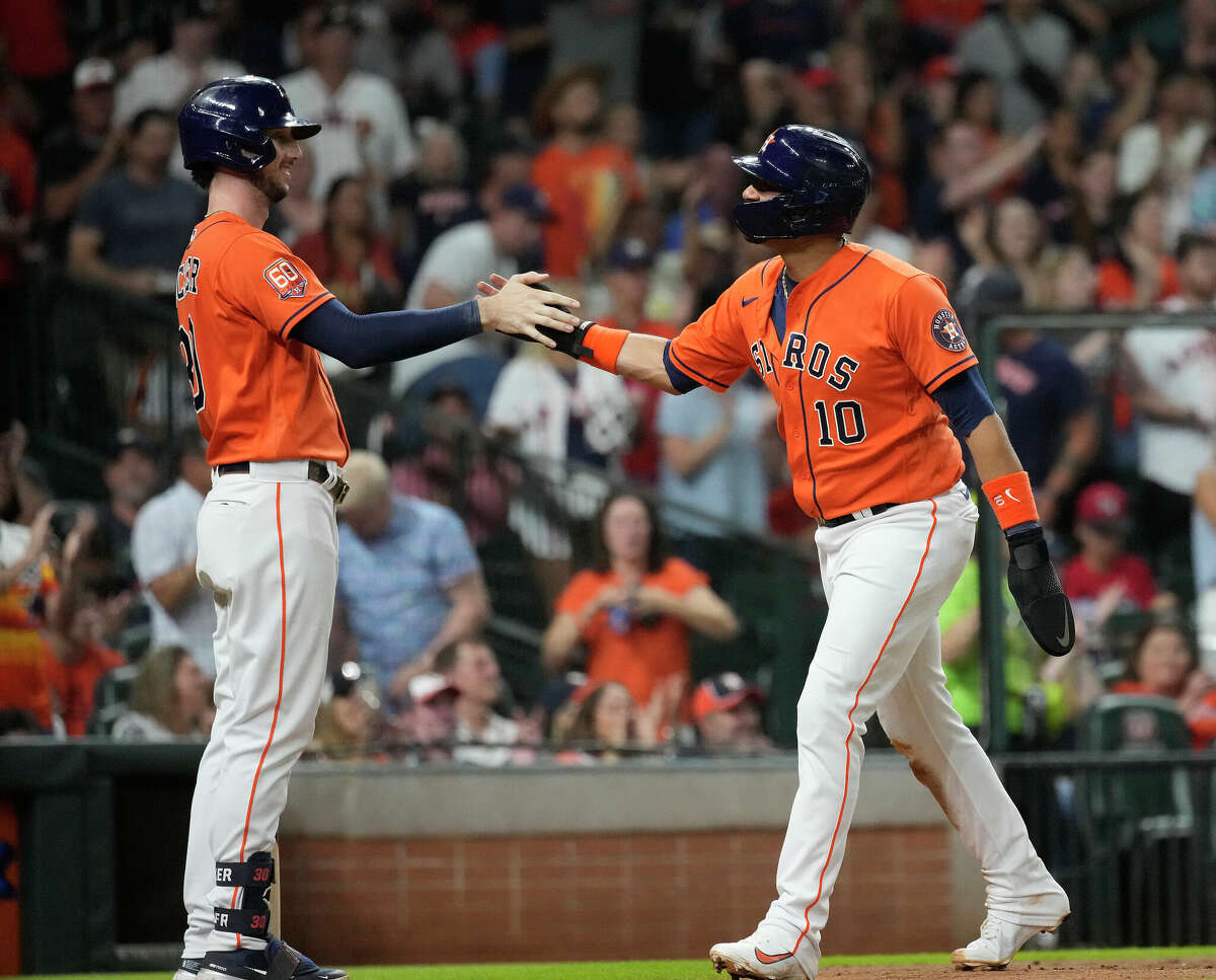 Houston Astros: Yuli Gurriel breaking out batting slump