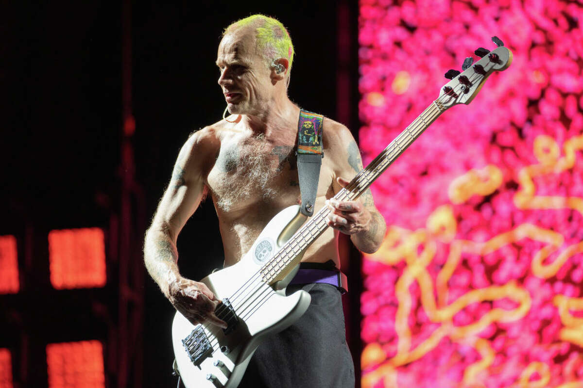 Red Hot Chili Peppers troll Warriors fans at Bay Area show
