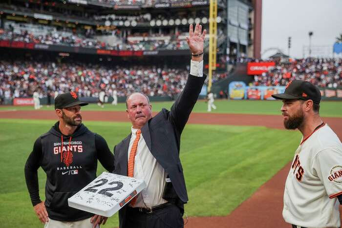 Giants fan gladly gives back ball from Ishikawa homer – Twin Cities