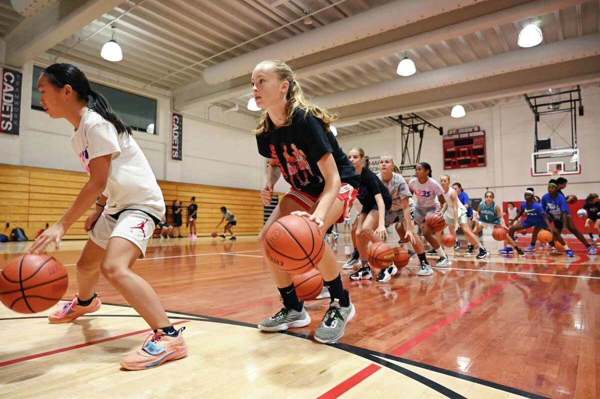 Azzi Fudd hosts camp to support the Pat Summitt Foundation