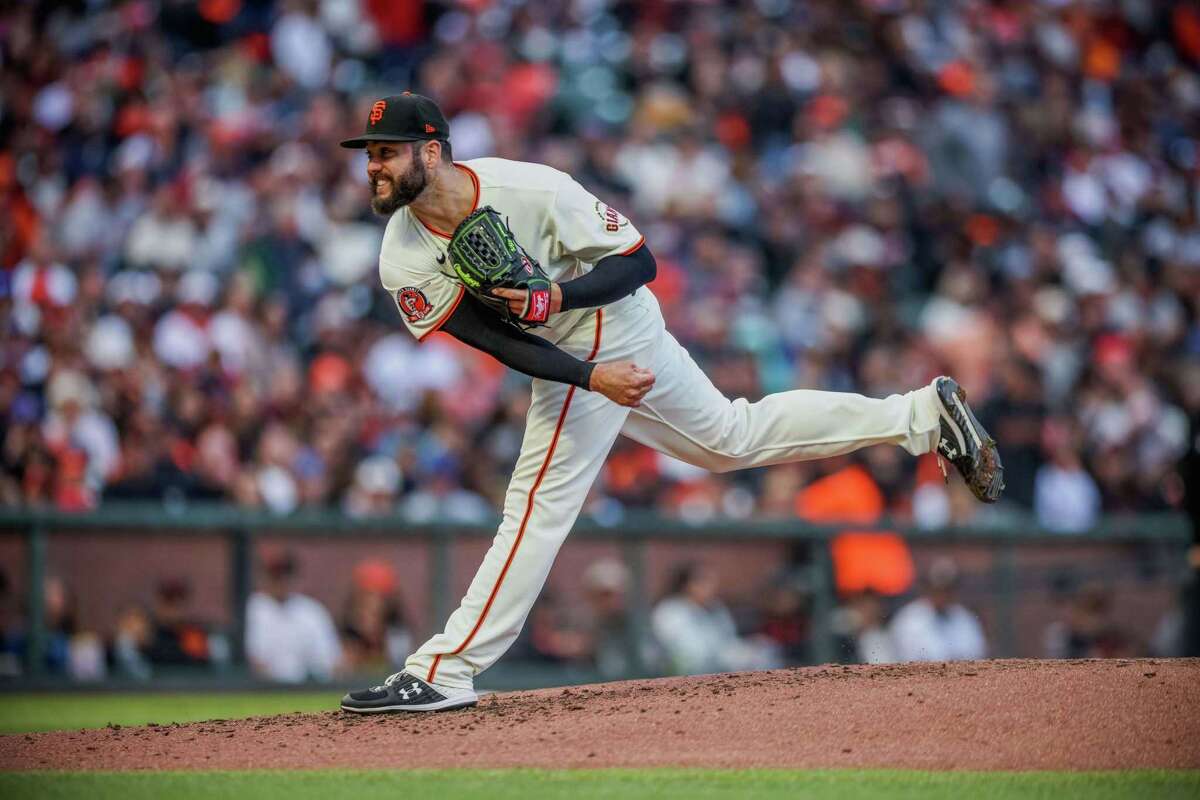 San Francisco Giants starting pitcher Jakob Junis (34) pitches during an MLB baseball game at Oracle Park in San Francisco , Calif., on Saturday, July 30, 2022.