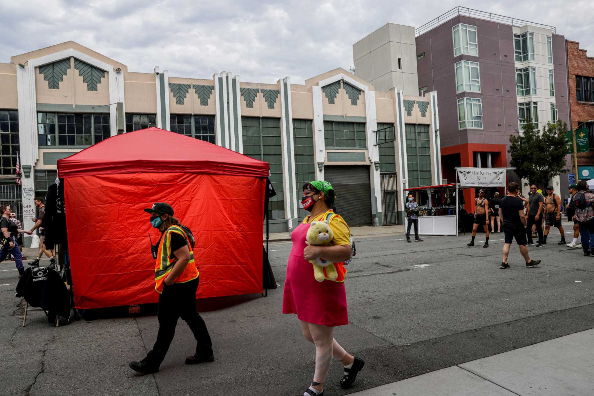 Want a whipping at S.F.'s kink and fetish fest? Get a monkeypox vaccination first - Vimarsana News