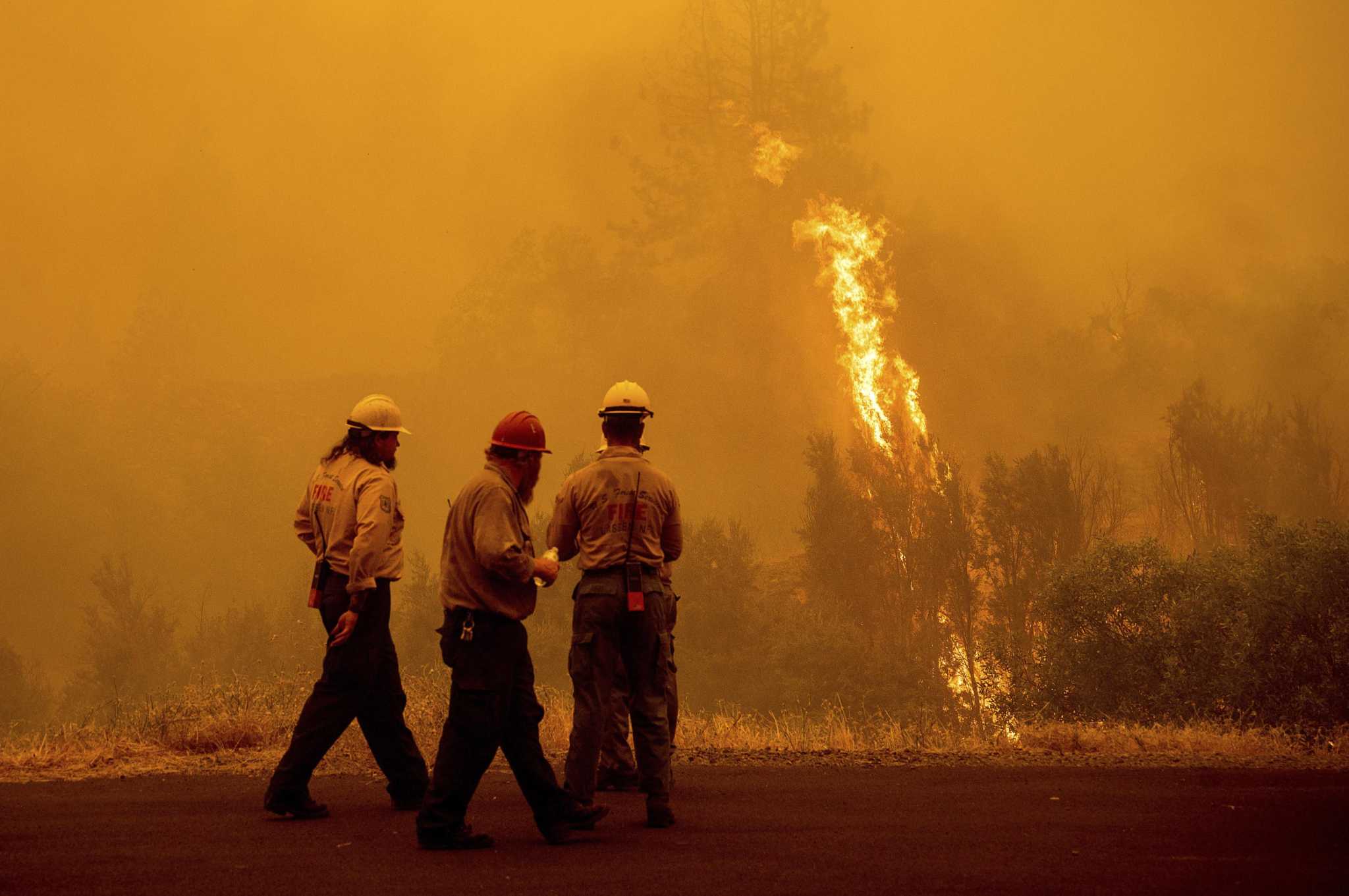 Firefighters near full containment of California's biggest and deadliest fire of the year - Vimarsana News