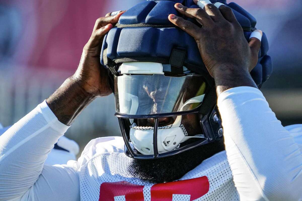 Houston Texans Young son's struggle to live drives Maliek Collins