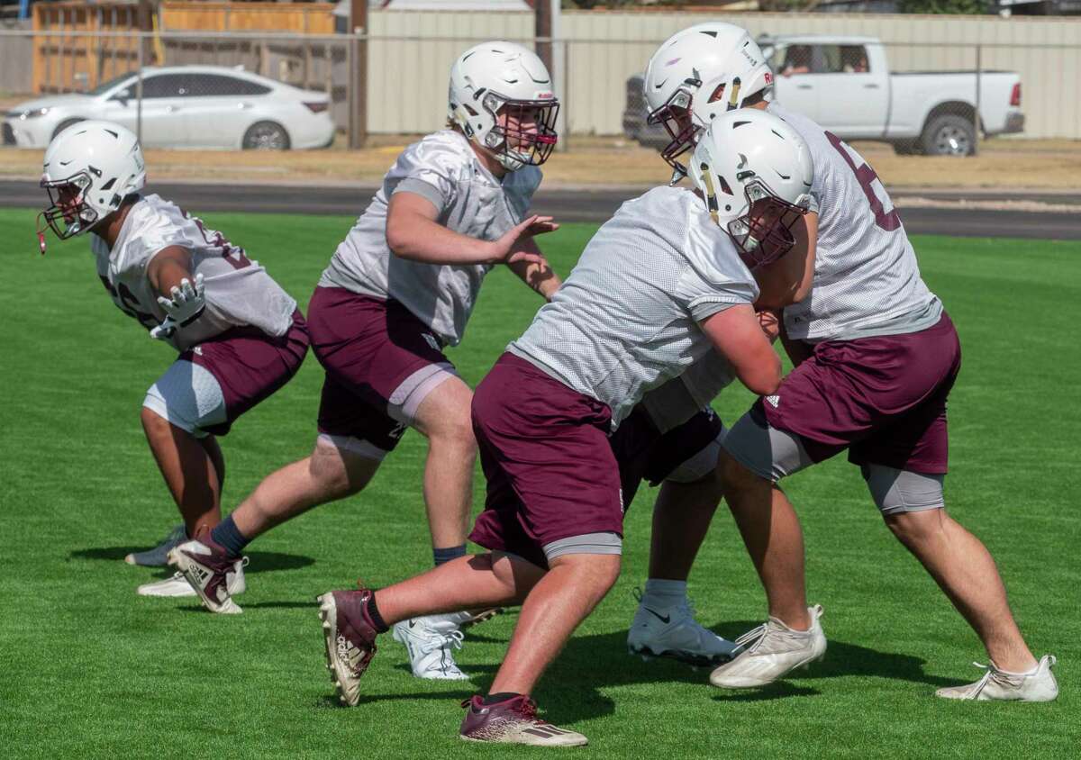 Houston-area football teams hit the field for first practice day