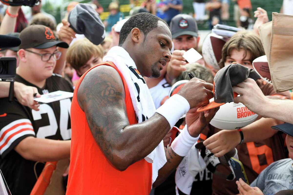 Despite getting a recommended six-game suspension for violating the NFL's personal conduct policy, Deshaun Watson had a throng of fans asking for his autograph Monday. 