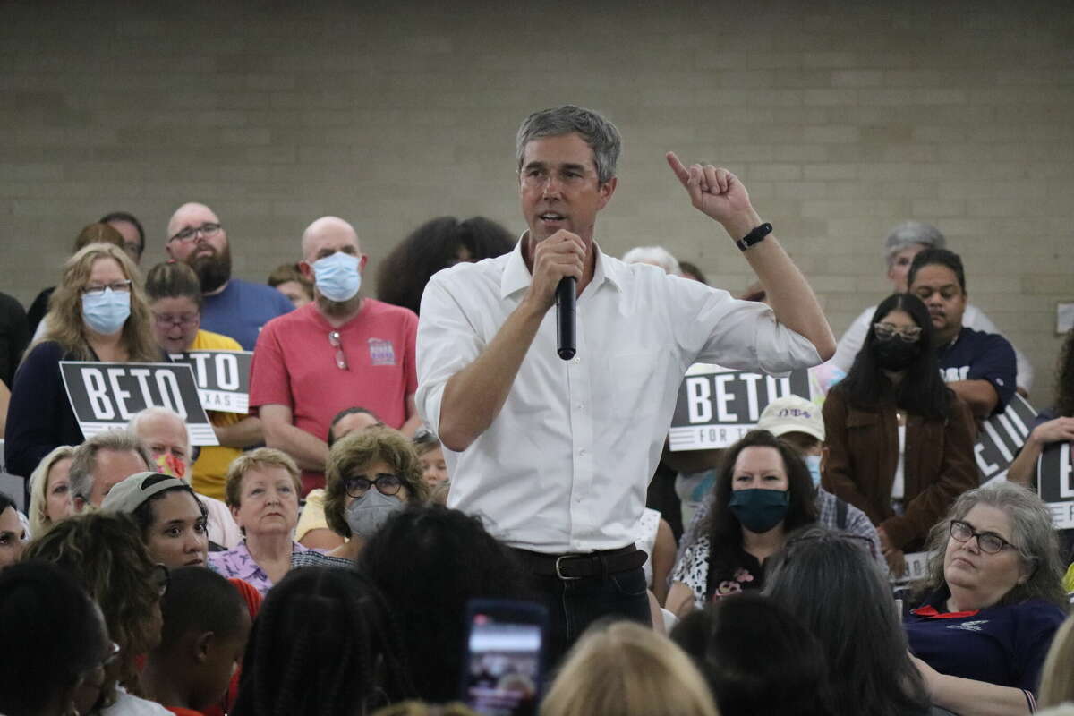 Texas’ Democratic gubernatorial candidate made campaign stops in Beaumont and Port Arthur this past weekend in round-table style town hall meetings.  While former U.S. Rep. Beto O’Rourke’s gatherings drew dozens of supporters, they also drew counter protestors at both stops.