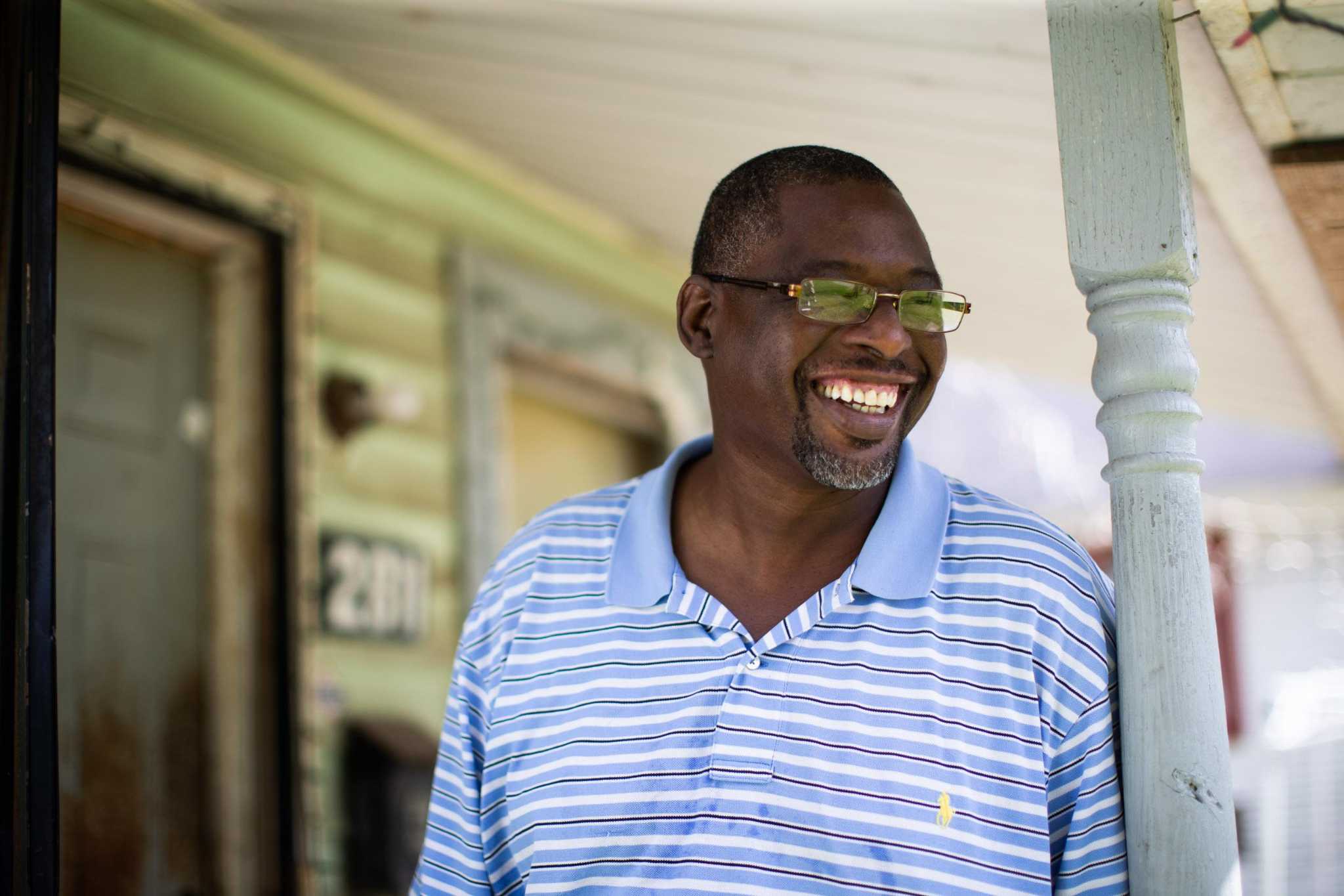 Man hasn't gotten back thousands seized in raid by ex-cop Gerald Goines - Vimarsana News