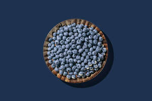 The health benefits of blueberries, according to a dietitian