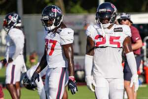Friends since fifth grade, pair now compete for job with Texans