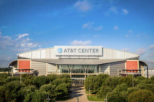 Spurs extend arena naming rights deal with AT&T for this season