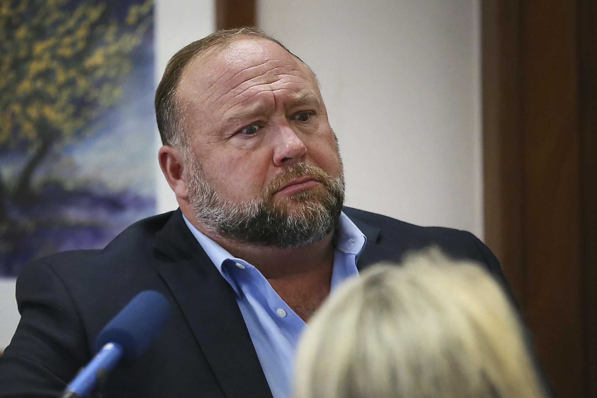 Sandy Hook parents await jury's decision in Alex Jones trial - Vimarsana News