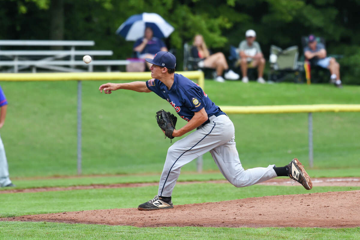 Gladwin rolls to 2-0 start in regional tourney