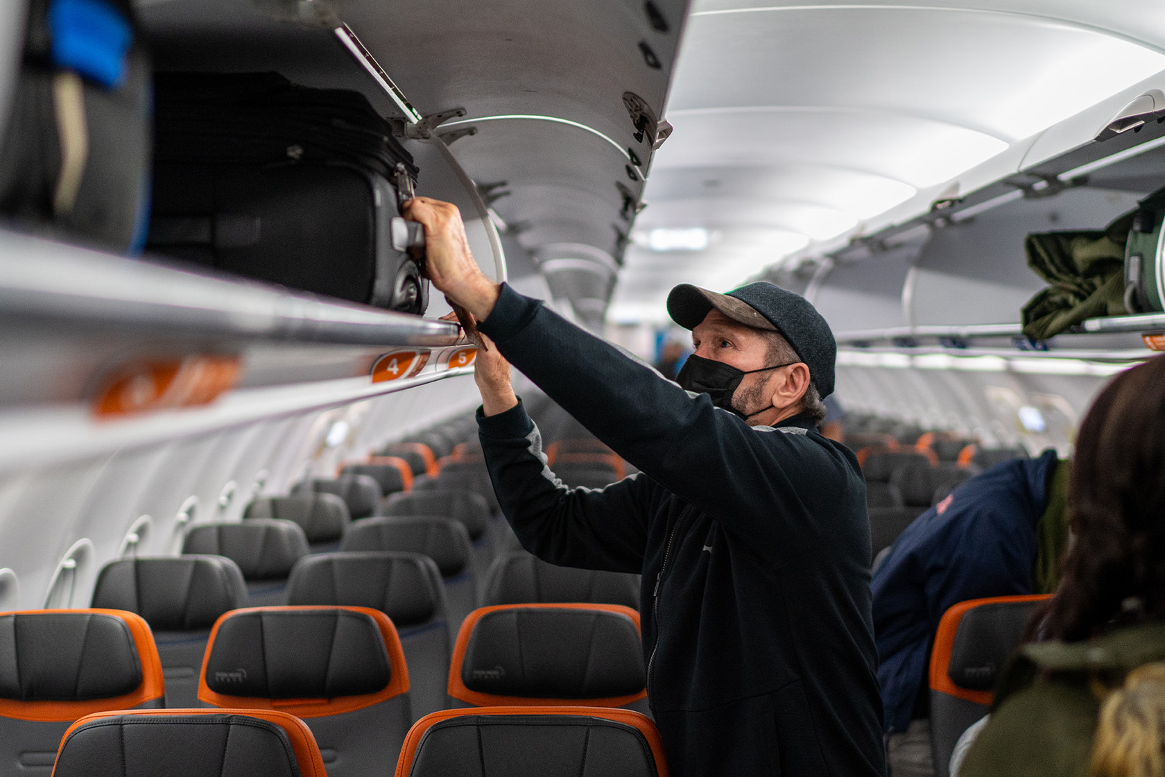 What is JetBlue's carry-on bag size limit? - Vimarsana News