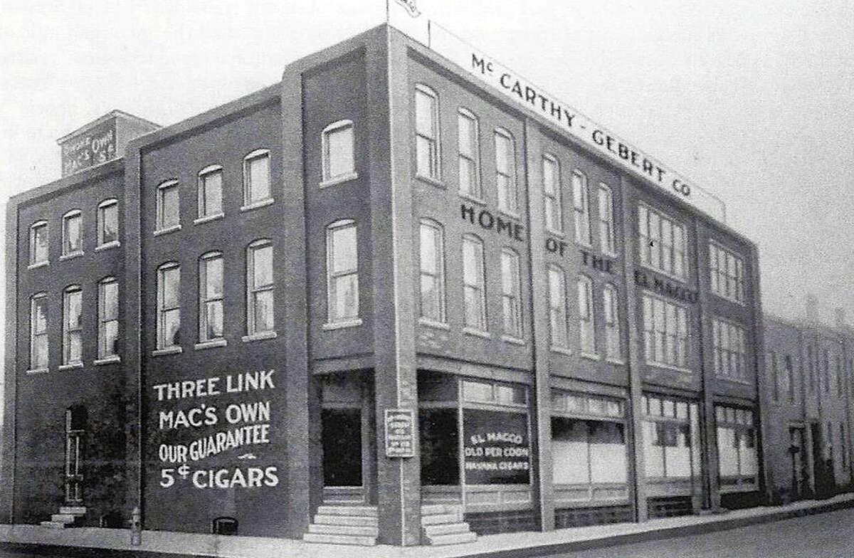 One of the factories in Jacksonville produced the El Macco cigar. The building was at East North Street, which later became Douglas Avenue, and North Mauvaisterre Street. 